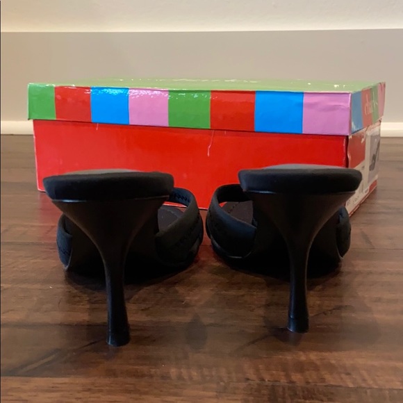 Charles David low black heel - Picture 7 of 13